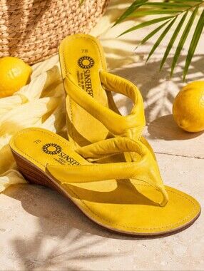 Sunseekers Yellow Leather Wood Heel Sandals 7B Made In Brazil Vibrant Summer
